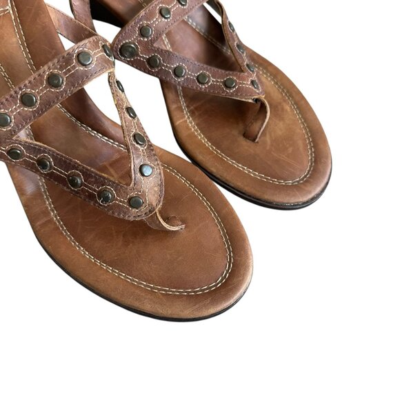 Frye Leather Slip On Slide Sandals Stud Detail Brown Low Wedge Heel Size 8.5 - Picture 3 of 12